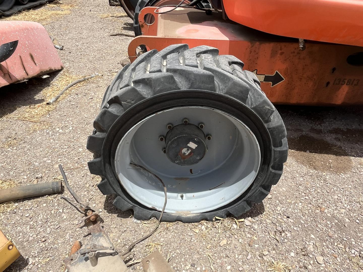 ./imagenes/INVOICE/2019/17102/ASCENSOR JLG 600AJ (2).JPG